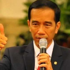 Jokowi Melawan Stempel Anti-Islam