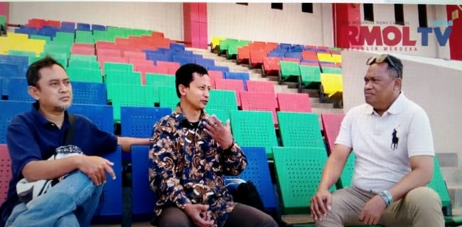 Eks Napiter, Sri Puji dan Machmudi Hariono (tengah) saat berbincang dengan RMOLJateng