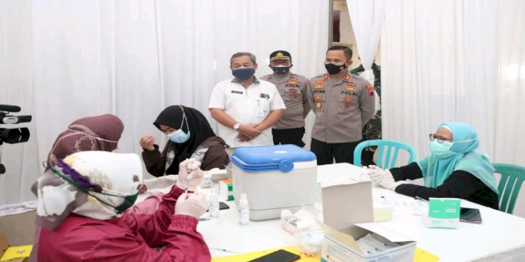 Vaksinasi dosis kedua digelar Polres Kebumen, Sabtu (24/7) / RMOLJateng
