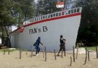 Ada Kapal Terdampar di Pantai Sicepit Batang, Ternyata Warung