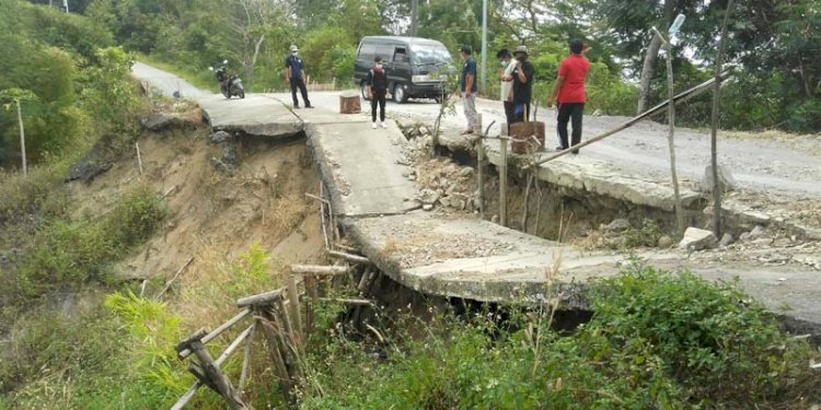 Jalan poros Desa Penawangan, Pringapus, Kabupaten Semarang, kembali yang ambrol. RMOL Jateng