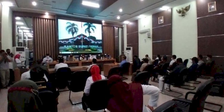 Puluhan pemilik usaha karaoke liar di Demak, mendatangi kantor bupati dalam agenda audiensi terkait rencana penutupan tempat karaoke, Jumat (13/8).