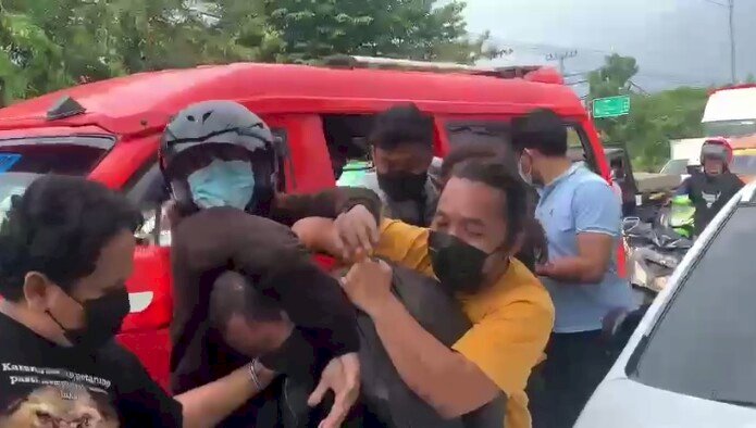 Penangkapan pelaku pelemparan batu oleh Polda Jateng