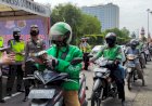 Operasi Patuh Candi 2021,  Satlantas Polrestabes Semarang Bagikan 1500 Paket Sembako kepada Pengendara Motor