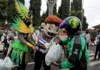Aksi Simpatik Satlantas Polres Purbalingga Pakai Kostum Kerajaan Sosialisasi Tertib Lalu Lintas