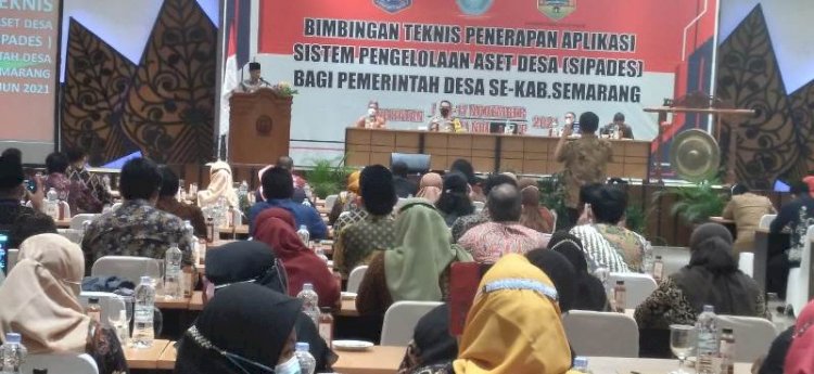 Wakil Bupati Semarang Basari saat membuka kegiatan Bimbingan Teknis Sistem Pengelolaan Aset Desa Kabupaten Semarang di Bandungan, Senin (15/11) malam. / RMOL Jateng 