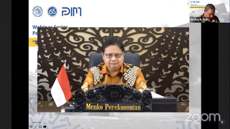 Menteri Koordinator Bidang Perekonomian Republik Indonesia Dr. Ir. Airlangga Hartarto, M.B.A., M.M.T., IPU., Saat menyapa civitas akademika Universitas Kristen Satya Wacana (UKSW), Senin (22/11). 