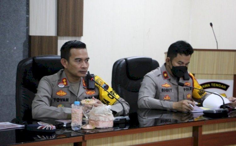 Kapolres Salatiga AKBP Yovan Fatika pimpin Rapat Lintas Sektoral dalam rangka persiapan menghadapi Perayaan Nataru tahun 2021/2022, di Kabupaten Semarang, Sabtu (18/12).