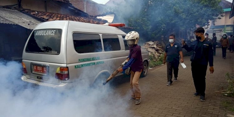 Sahabat Lestari melakukan fogging di Jepara/RMOLJateng