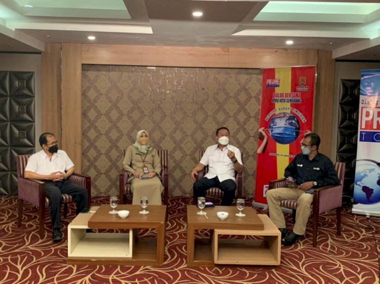 Kabid Pengendalian dan Pemberantasan Penyakit (P2P) Dinas kesehatan Kota Semarang Nur Dian Rakhmawati, saat menjadi narasumber dalam dialog interaktif bertema Bersiap Hadapi Omicron, Senin (24/1). 