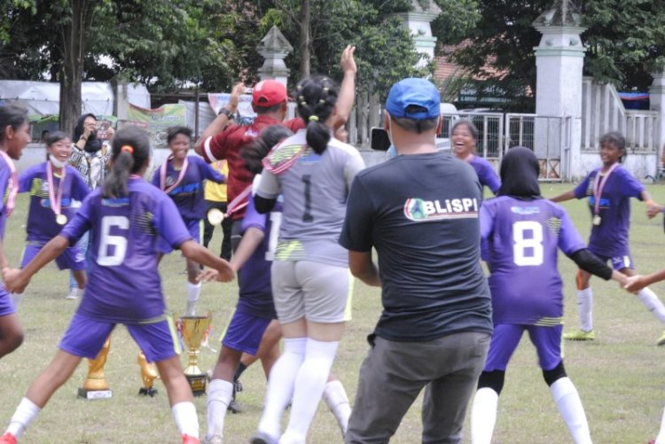 Tim BLiSPI Jatim saat merayakan kemenangan. 