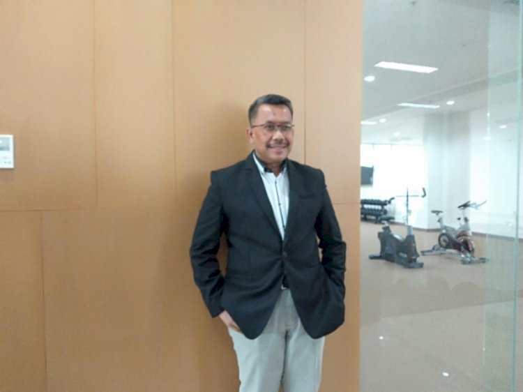 Prof Soeprayitno, M.M. diangkat sebagai Profesor Kehormatan dalam bidang llmu Manajemen Sumber Daya Manusia UNS. 