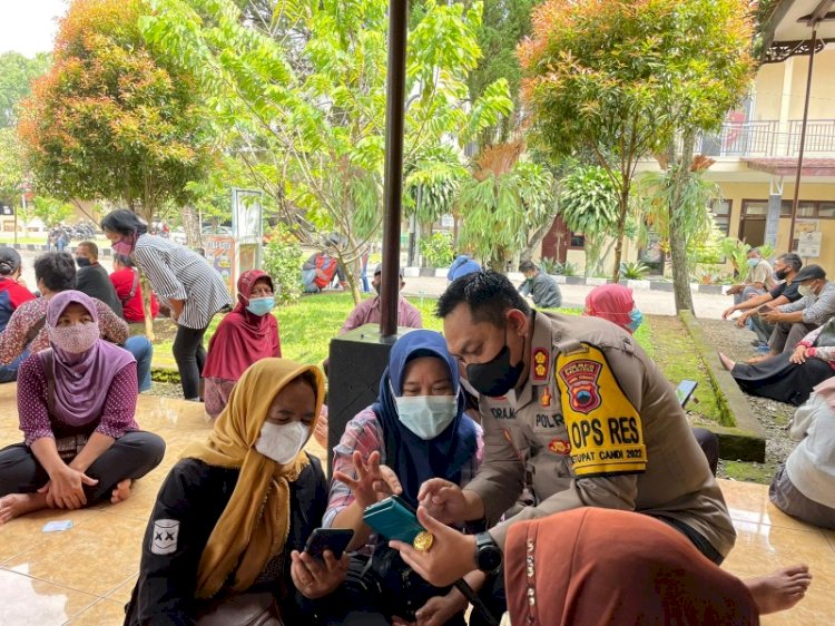 Kapolres Salatiga Salatiga AKBP Indra Mardiana, S.H, S.I.K, M.Si., memantau langsung proses BTPKLW di Mapolres Salatiga, Minggu (24/4). 
