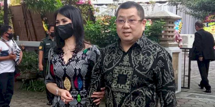 Ketum Partai Perindo Hari Tanoe beserta istri tampak menghadiri pernikahan adik Jokowi, Idayati dengan Ketua MK Anwar Usman, Kamis (26/5). RMOL Jateng