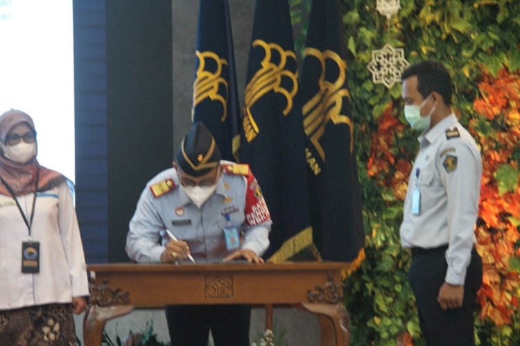 Pencanangan Pelayanan Publik Berbasis HAM (P2HAM), di Aula Kresna Basudewa Kantor Wilayah, Senin (6/6). 