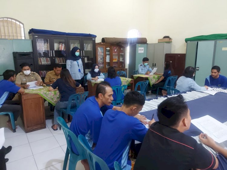 Tim Panwasda Bantuan Hukum Kemenkumham Jateng lakukan monitoring dan evaluasi (Monev) di Rumah Tahanan Negara Kelas IIB Salatiga, Senin (6/6).