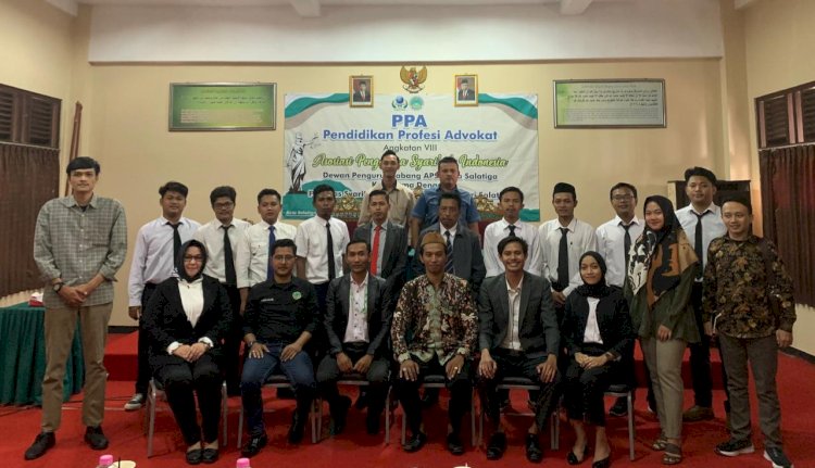 Para peserta Pendidikan Profesi Advokat (PPA) Angkatan ke- 8, di Ruang Laboratorium Sidang Fakultas Syariah UIN Salatiga, Minggu (21/8).