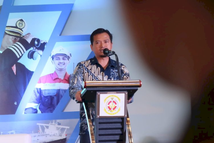 M Irfan Zainul Fikri, Direktur Armada Pertamina International Shipping, berbicara dalam  acara PIS Goes to Campus di Kampus Politeknik Ilmu Pelayaran (PIP) Semarang, Kamis (27/10).