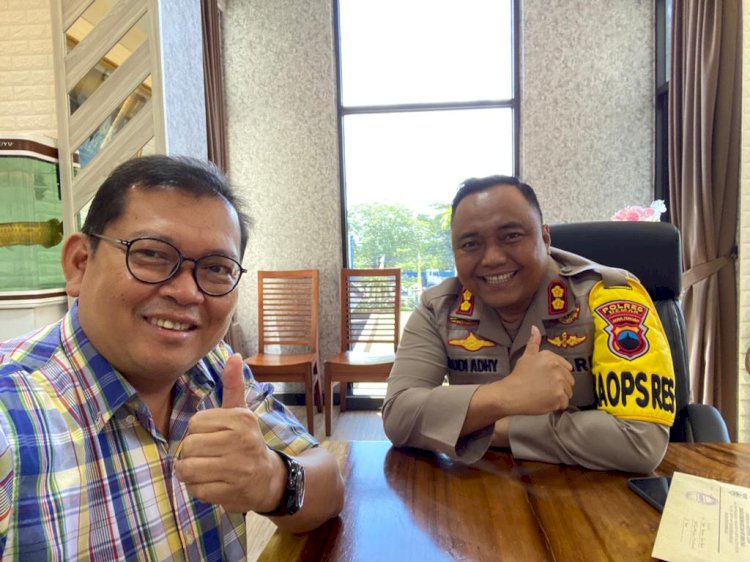 Wartawan senior Jayanto Arus Adi bersama Kapolres Demak AKBP Budi Adhy Buono SIK. 