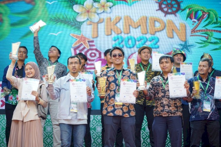 Tim inovator dari PT Semen Gresik bersama para pemenang penghargaan Temu Karya Mutu dan Produktivitas Nasional (TKMPN) XXVI 2022 di Lombok, Nusa Tenggara Barat (NTB).