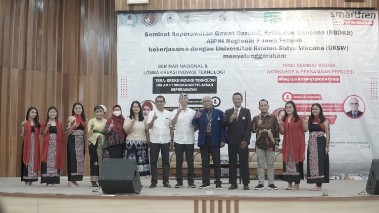 Para narasumber dalam seminar Internasional dan Lomba Kreasi Inovasi 