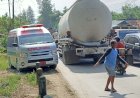Ambulance Terjebak Macet di Sambirejo Grobogan