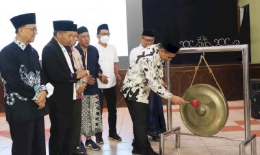 Wagub Jateng Taj Yasin Buka Gerakan Santri Menulis di USM