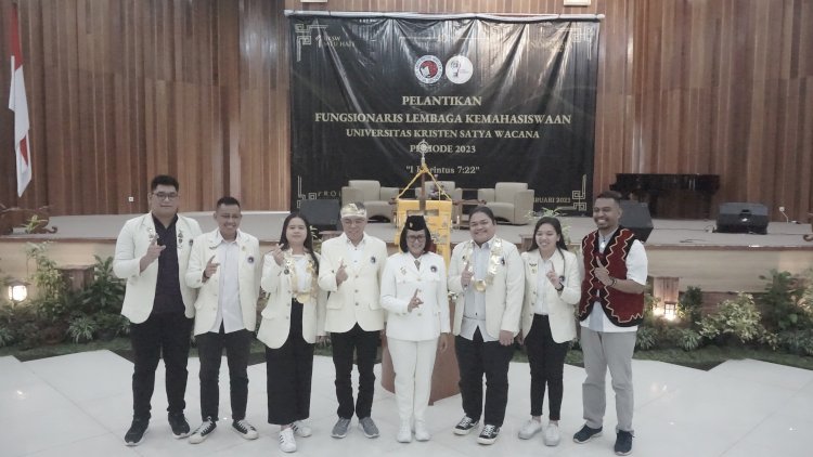 Fungsionaris Lembaga Kemahasiswaan (LK) Universitas Kristen Satya Wacana (UKSW) Periode 2023 dilantik oleh Rektor Prof. Dr. Intiyas Utami, S.E., M.Si., Ak. 