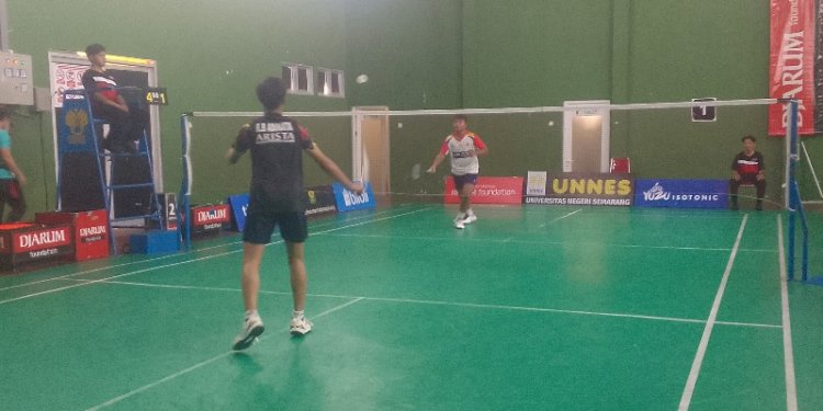 Rifqi Bagir dan Ardio, dua atlet PB Arista saat melakoni partai final/RMOLJateng