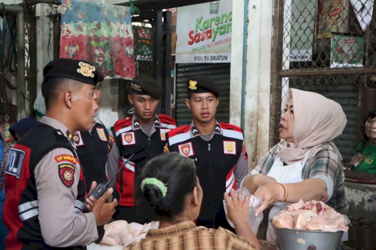 Satuan Samapta Polres Salatiga gencar 'blusukan' mensosialisasikan pencegahan peredaran uang palsu (Upal) menjelang masuknya Bulan Suci Ramadan, Senin (20/3).