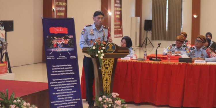 Pemaparan jajaran Rutan Salatiga di hadapan Tim Penilai dari Inspektorat Jenderal Kemenkumham serta Inspektur Wilayah dipimpin Andri Lesmano mengenakan blangkon. RMOL Jateng