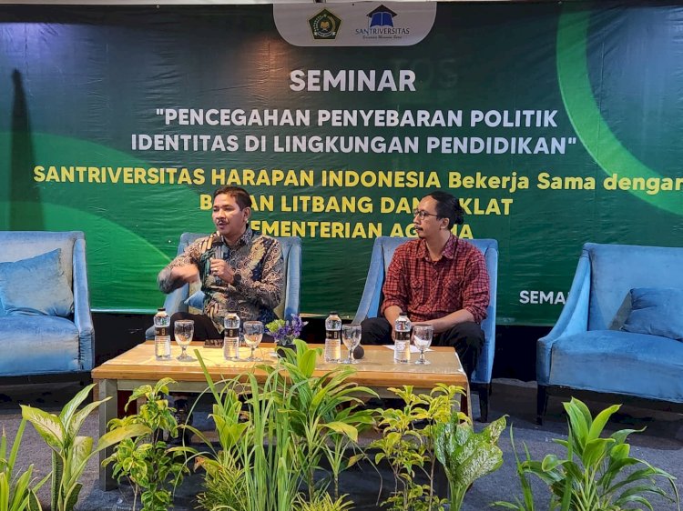 Prof Abu Rokhmad saat paparan soal politik identitas/RMOLJateng