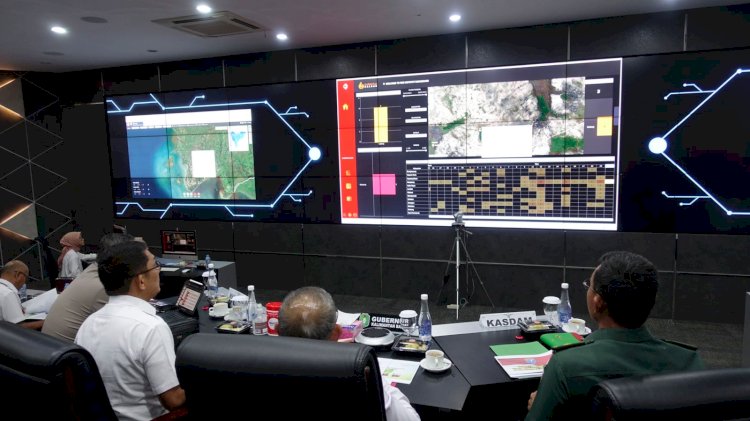 Deputi II Kepala Staf Kepresidenan, Abetnego Tarigan, beserta tim tenaga ahli KSP melakukan rapat koordinasi terkait pengelolaan bencana asap dan karhutla bersama Gubernur Kalimantan Barat Sutarmidji dan jajaran forkopimda, di Pontianak, Kalbar, Kamis (25/5) sore.