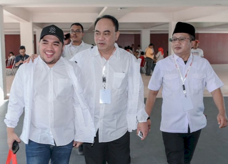 Budi Arie Setiadi (tengah) yang dilantik Presiden Jokowi sebagai Menteri Komunikasi dan Informatika/ist