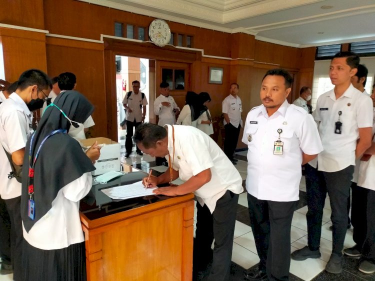 ASN di lingkungan Pemkab Magelang yang akan menjalani tes urine.