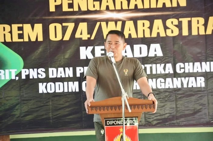 Komandan Korem 074/Warastratama Kolonel Inf Ali Akhwan berikan paparan pada anggota Kodim 0727/Karanganyar