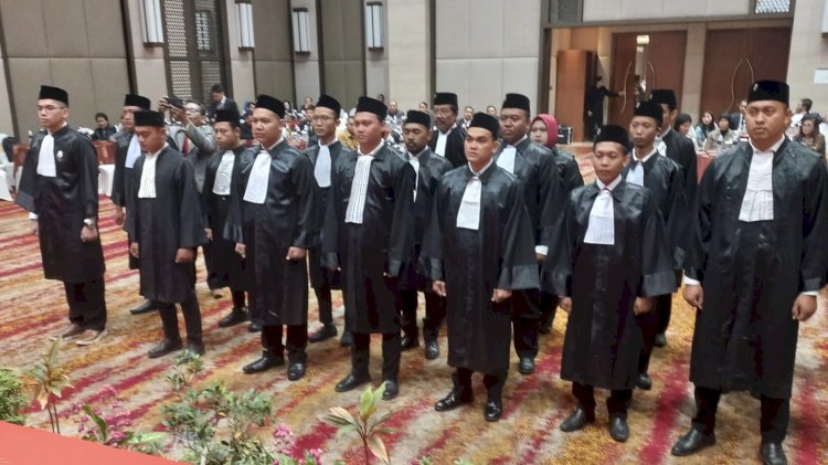 Pengurus Organisasi Advokat Juncto dari PD Kongres Advokat Indonesia (KAI) Jawa Tengah melantik Advokat muda dari beberapa daerah di Jateng, di Kota Semarang, Sabtu (2/9). RMOL Jateng