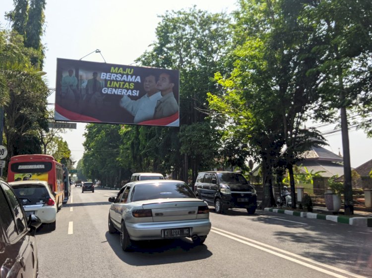 Baliho Prabowo - Gibran di Pati, Kamis (7/9).  