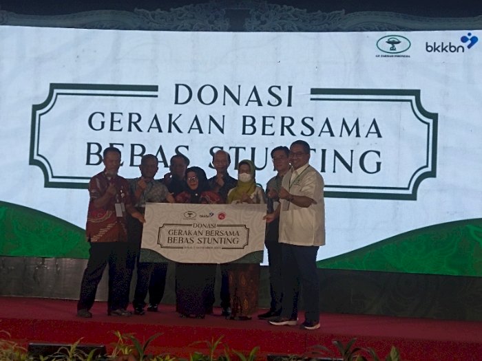 Pemberian donasi gerakan bersama bebas stunting 