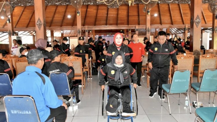 Bupati Grobogan Sri Sumarni berangkatkan Kontingen Kabupaten Grobogan untuk bertanding di Peparprov Jateng IV 2023. RMOL Jateng