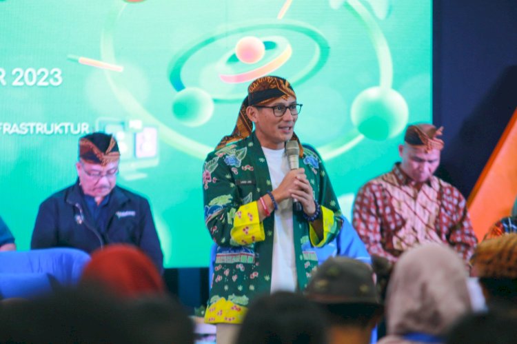 Menteri Parekraf RI, Sandiaga Salahuddin Uno saat menghadiri Workshop KaTa Kreatif Indonesia 2023 di Ruang Kaloka Gedung Setda Kota Salatiga, Kamis (14/09).