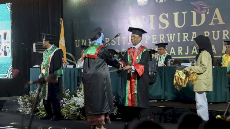 Universitas Perwira Purbalingga (Unperba) mewisuda 96 lulusannya. Wisuda itu merupakan kali pertama sejak universitas bentukan Ketua MPR RI Bambang Soesatyo diresmikan pada tahun 2018. RMOL Jateng