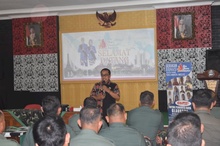 Elite Leader MGI melakukan pemaparan di aula Kodim 0716/Demak dalam sosialisasi Gerakan Donasi Sejuta Frame Kacamata Medis 