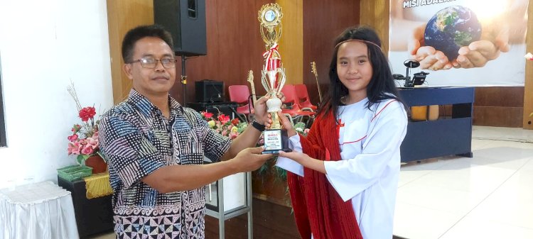Para juara di Lomba Mata Pelajaran Agama Kristen (MAPAK) tingkat SD se Kabupaten Batang 