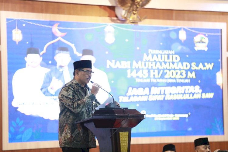 Pj Gubernur Jateng Nana Sudjana,  saat memberikan sambutan pada Peringatan Maulid Nabi Muhammad, di Gradhika Bhakti Praja Semarang, Rabu (20/9/2023)