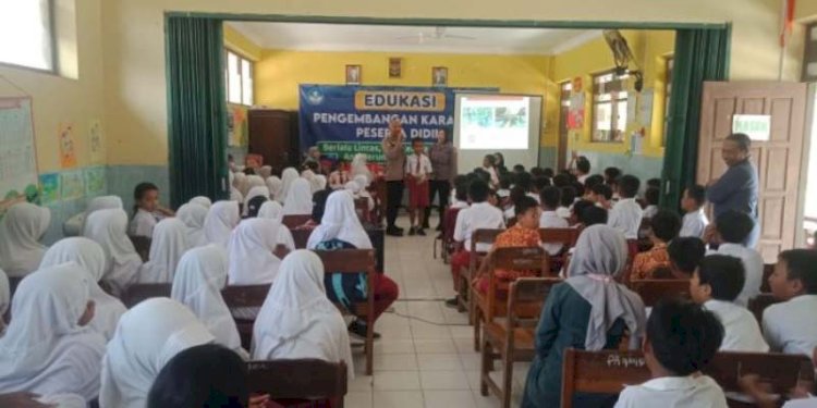  Polres Karanganyar melaksanakan sosialisasi untuk mencegah perundungan. RMOL Jateng