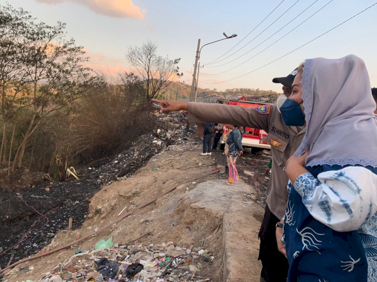 Wali Kota Semarang meninjau lokasi kebakaran kandang sapi di TPA Jatibarang