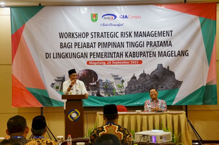Bupati  Zaenal Arifin berbicara di depan peserta Workshop Strategic Risk Management (Strategi Manajemen Resiko) bagi unit pemilik dan pengelola risiko di lingkungan Pemkab Magelang.