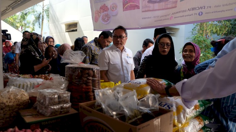 Kunjungan Kerja Menteri Perdagangan Zulkifli Hasan di Pasar Johar. Dok: Humas Kementerian Perdagangan