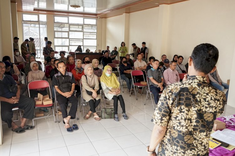Paguyuban Pedagang Pasar Rejosari saat mendapatkan sosialisasi dari Pemkot Salatiga. 